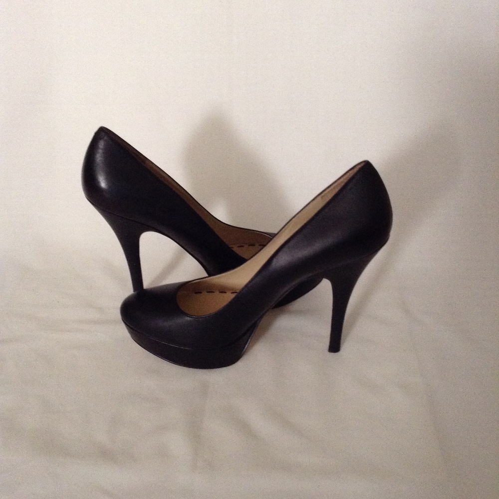 Enzo Angiolini Black Leather Platform Pumps